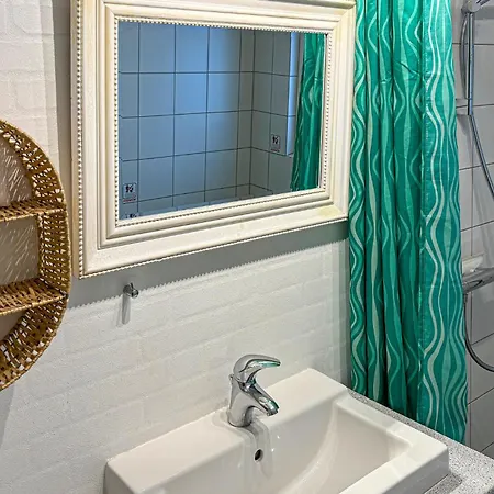 3 Bedroom Stunning In *